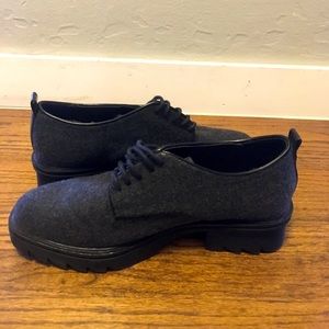Zara charcoal gray felt/flannel oxfords, size US 8/EU 39